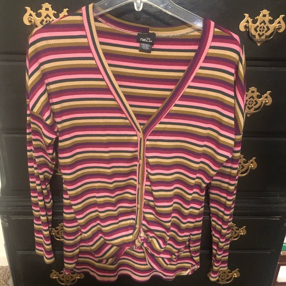 Strip button up shirt with knot/tie at bottom - Picture 1 of 4